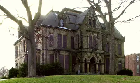 Abbotsford, Boston
