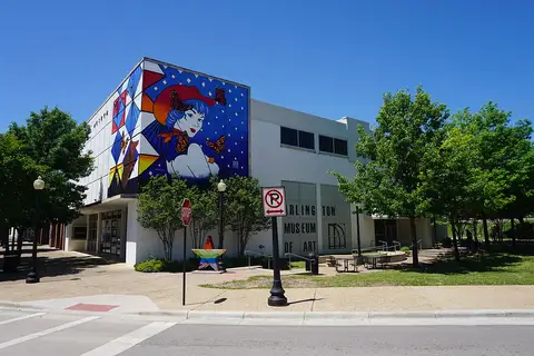 Arlington Museum of Art, Arlington