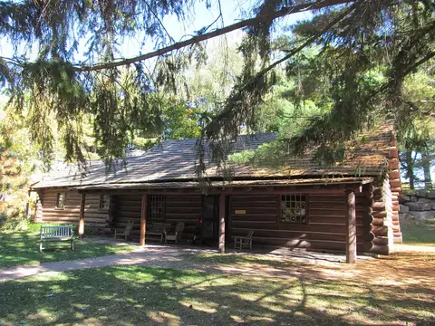 Beach Lodge and Gallery, Shelburne
