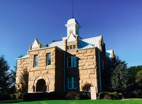 Chickasaw Capitol Building, Tishomingo