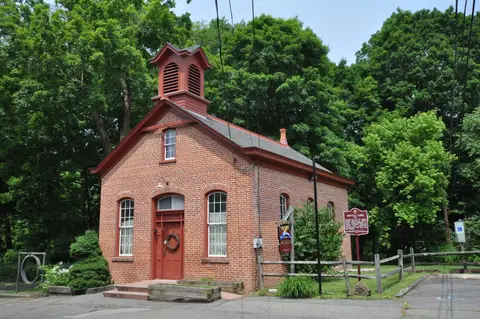 Montville Schoolhouse, Montville
