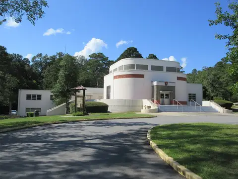 Ocmulgee Mounds Visitor Center, Bibb County